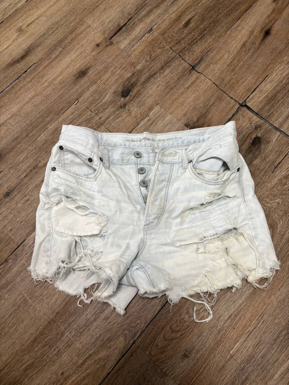American Eagle Distressed Light Wash Women’s Denim Shorts